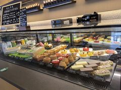 面包甜点陈列柜-星巴克臻选(上海合生汇1F店)