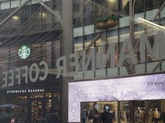门店临窗街景-Manner Coffee(K11店)