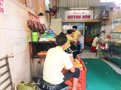 -Bánh Mì Huynh Hoa