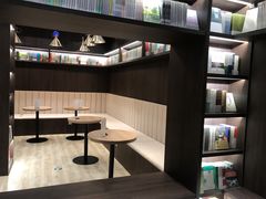 -钟书阁(群光广场店)
