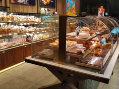 面包甜点陈列柜-巴黎贝甜·生日蛋糕(杭州文二路店)