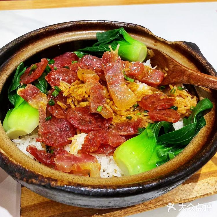 好好彩啫啫煲，上海偶遇顺德干蒸菜!