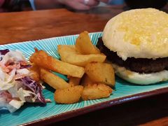 汉堡包-蓝壁虎咖啡酒馆