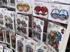 -名创优品(北京新中关购物中心地铁层店)