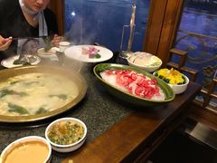 -小天鹅火锅·一线江景洪鼎旗舰店(洪崖洞店)