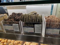 蝴蝶酥-上海哈尔滨食品厂(汇联商厦店)