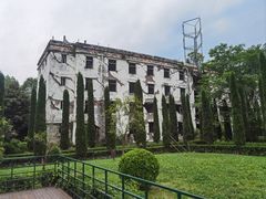 -四川汶川特大地震漩口中学遗址