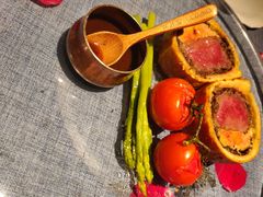 惠灵顿牛排-弦月窗LUNETTE BY AMANDA(复兴路店)