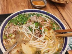 -云阿蛮云南生烫牛肉米线(奉贤路店)