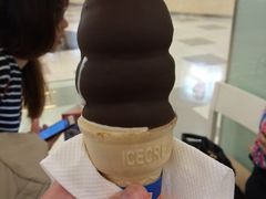 双球巧克力蛋筒-DQ·蛋糕·冰淇淋(虹口龙之梦店)
