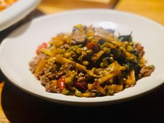 酸笋紫苏炒牛腱-桂小厨广西菜(万象城店)