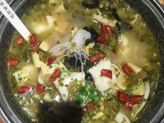-渝是乎酸菜鱼(龙旗购物中心店)