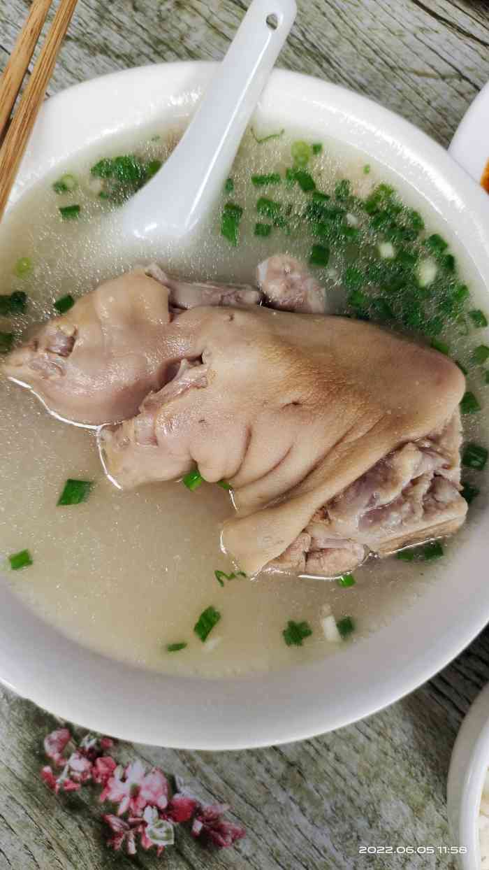 刚子蹄花(总店)-"各种美食店总隐藏在这些咔咔角角,店的招牌.