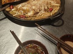 -鹿鸣山草本茶香火锅(园西路店)