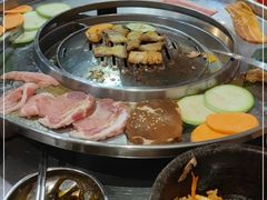 -哈哈碳都·牛肋条无限自助烤肉(台江万达店)
