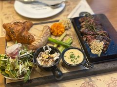 -Mark&Mars Restaurant