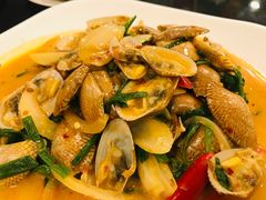 -J Daeng Seafood