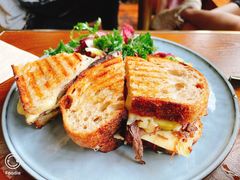 超级牛肉帕尼尼-O'mills Sourdough Bakery&Bistro(永嘉路店)