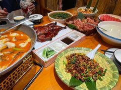 -老滇山寨•云南特色菜•地方菜•民族风情歌舞表演(金碧店)