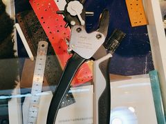 -爱革·洗衣改衣·洗鞋修鞋·洗包修包·奢侈品护理(宝地广场店)