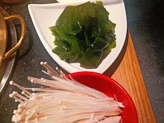金针菇-潮火锅·麻辣牛肉火锅(观音桥方圆·LIVE店)