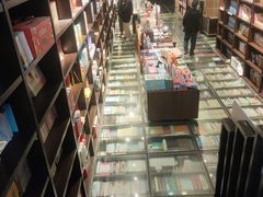 -钟书阁(松江泰晤士小镇店)