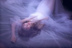 -三河市薇拉风情婚纱摄影店