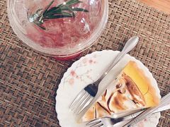 -Chom Cafe and Restaurant