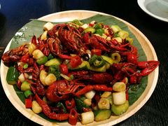 小龙虾，麻辣鲜香；吃完龙虾还有好多小菜，我喜欢！-鹤庆人家·特色大理菜(羊仙坡店)