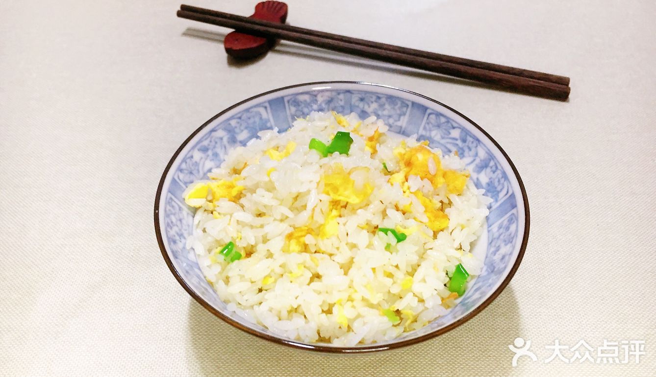 [馋]妈妈味道～一碗颗粒分明的蛋炒饭