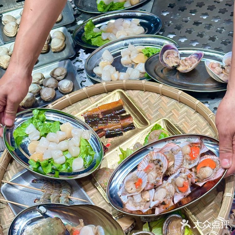 大连首家自选粥底火锅,鲜货自由局太香了