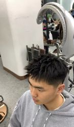 -MOVAN  HAIR莫凡匠人发型屋