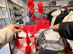 -百年港湾奥特莱斯(香炉礁店)