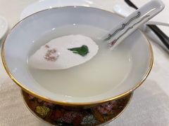 杏汁炖乌鸡-壹零贰小馆(桂城石啃店)