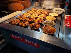 -董哥山城碗碗香(美专校街店)