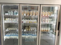 面包甜点陈列柜-白色日记·手作酸奶(麦凯乐店)