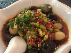 杭椒小皮蛋-湘肠香火锅店(团结湖店)
