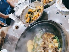 -粘豆包柴火铁锅炖