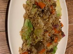 -玛格萝妮(汇智国际商业中心店)