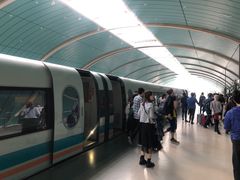 -龙阳路磁悬浮列车总站-停车场