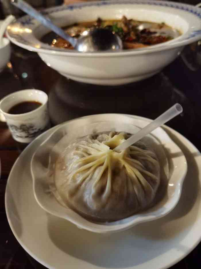 望月楼餐厅-"白天下了一天雨,傍晚出来走走,听同事说三.