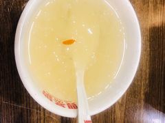 银耳雪梨羹-西贝(宝乐汇店)