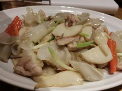 杏鲍菇竹耳爽肉片-十三式重庆江湖菜(金茂览秀城店)