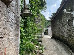 -高荡千年布依古寨旅游景区