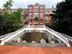 -香港大学