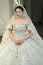 -艾米丽婚纱礼服