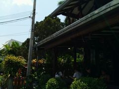 -Dash Teak House