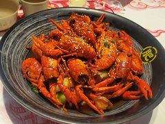 -肥肥虾庄·金牌油焖大虾(汉街SKP店)