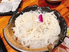 -老牌坊云南鱼豆花火锅(爱建店)