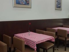 大堂-红宝石·鲜奶小方·海派西点房(南丹店)